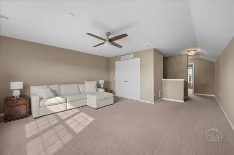 2850 Stoney Creek Drive Elgin IL 60124