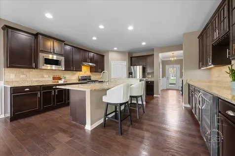 2850 Stoney Creek Drive Elgin IL 60124