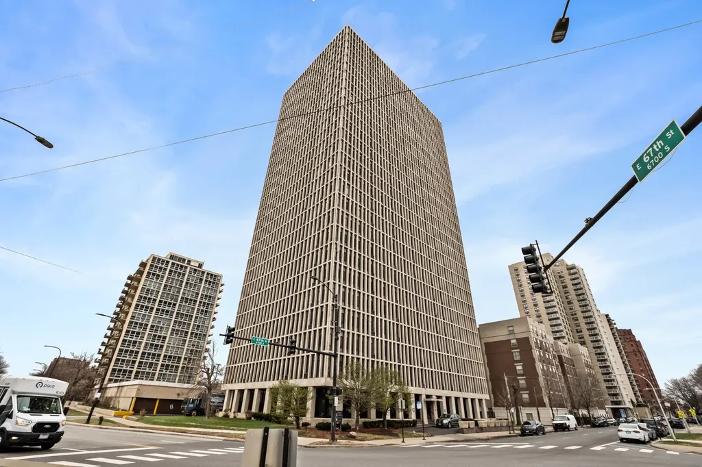 6700 South South Shore Drive Chicago IL 60649