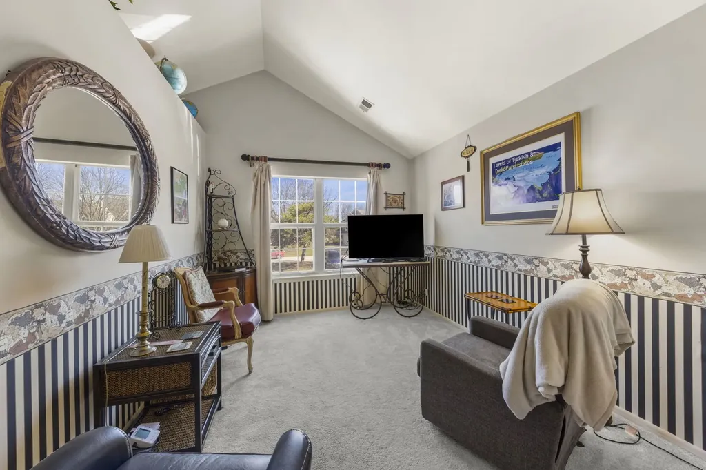 30W002 Willow Court Warrenville IL 60555