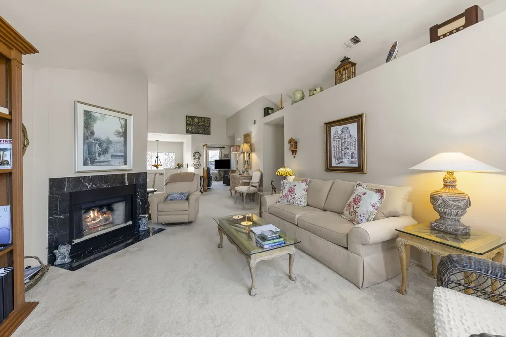 30W002 Willow Court Warrenville IL 60555