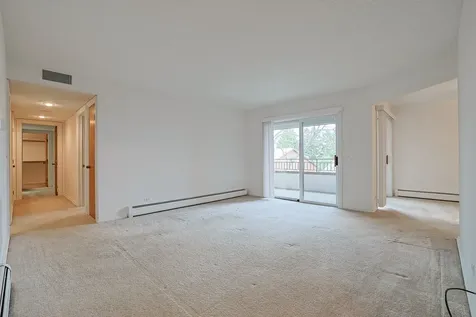 200 Red Top Drive Libertyville IL 60048