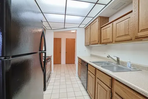 200 Red Top Drive Libertyville IL 60048
