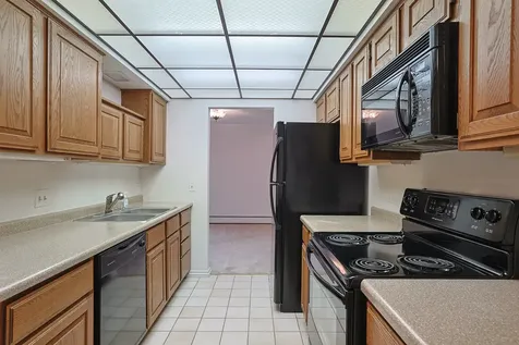 200 Red Top Drive Libertyville IL 60048