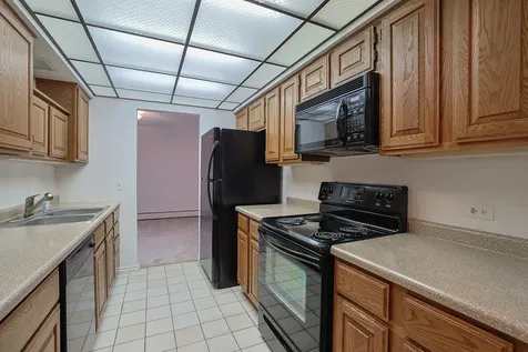 200 Red Top Drive Libertyville IL 60048