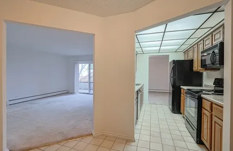 200 Red Top Drive Libertyville IL 60048
