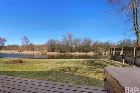 1319 Nippersink Drive Spring Grove IL 60081