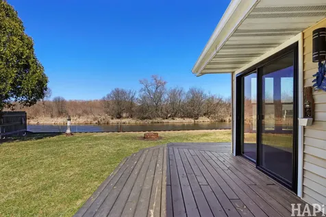 1319 Nippersink Drive Spring Grove IL 60081