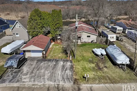 1319 Nippersink Drive Spring Grove IL 60081
