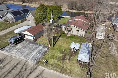 1319 Nippersink Drive Spring Grove IL 60081