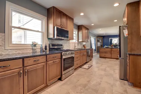 1501 1ST Avenue Sterling IL 61081
