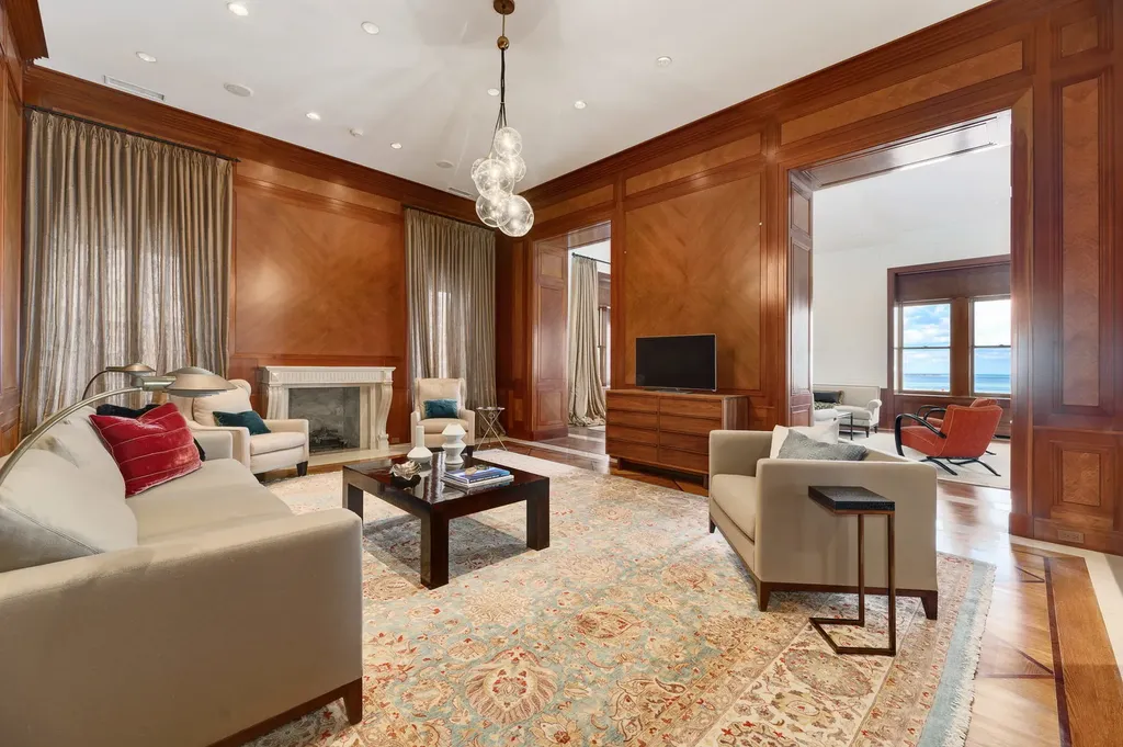 189 East Lake Shore Drive Chicago IL 60611
