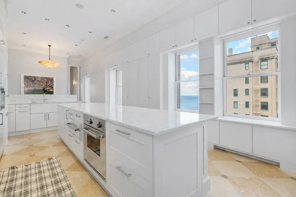 189 East Lake Shore Drive Chicago IL 60611