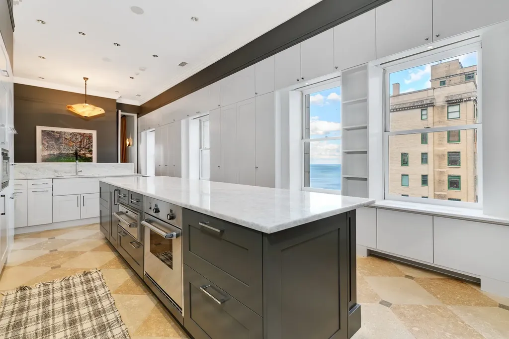 189 East Lake Shore Drive Chicago IL 60611