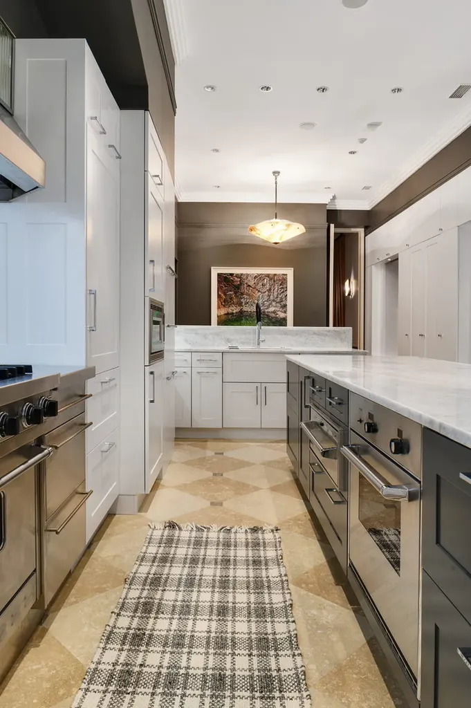 189 East Lake Shore Drive Chicago IL 60611