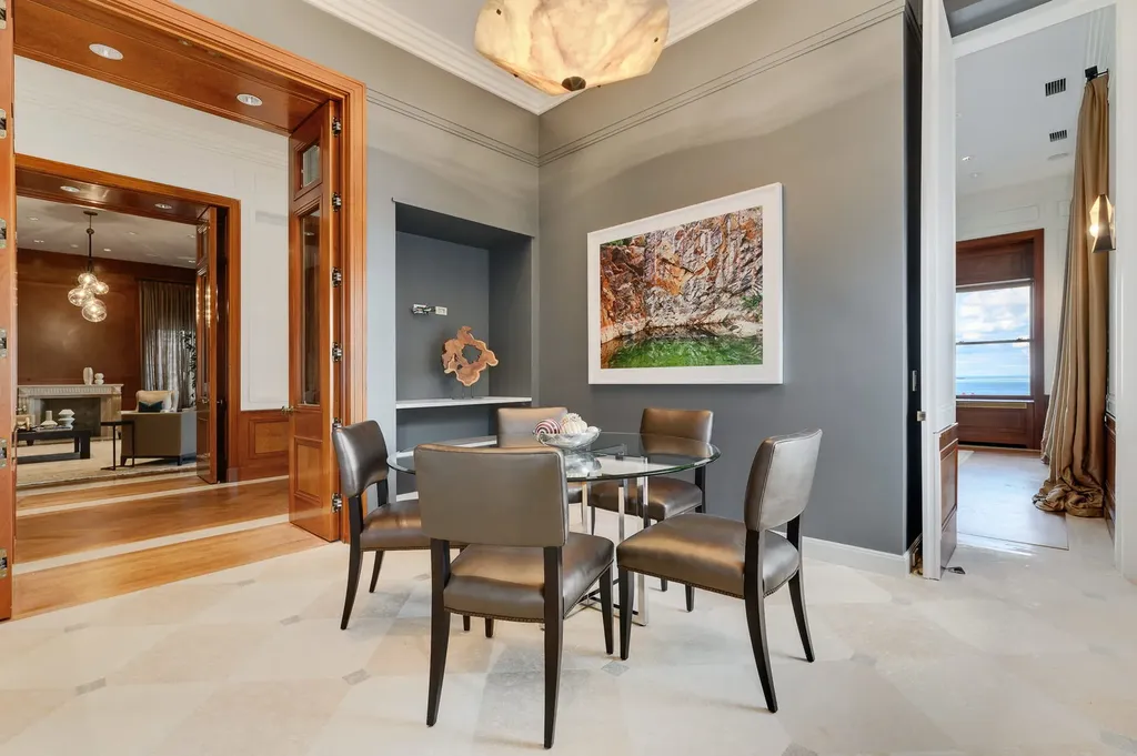189 East Lake Shore Drive Chicago IL 60611