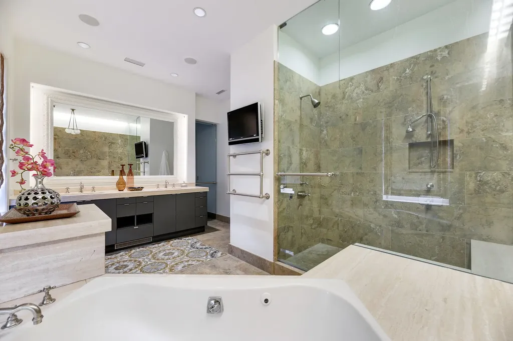 189 East Lake Shore Drive Chicago IL 60611