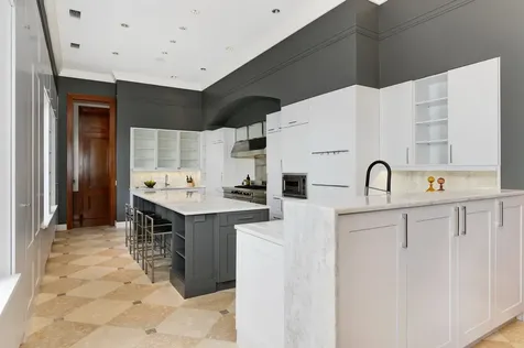189 East Lake Shore Drive Chicago IL 60611