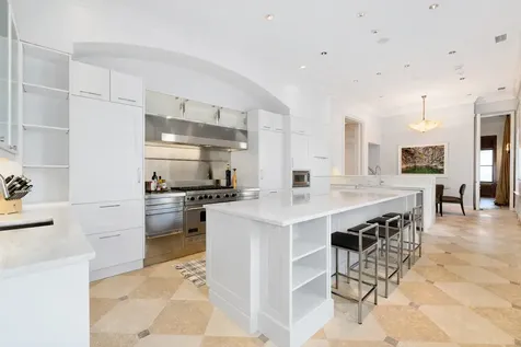 189 East Lake Shore Drive Chicago IL 60611
