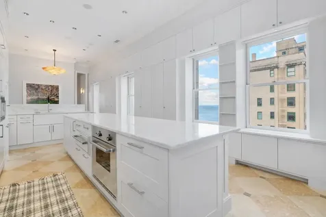 189 East Lake Shore Drive Chicago IL 60611