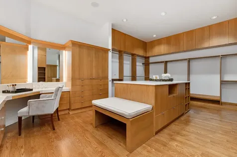 189 East Lake Shore Drive Chicago IL 60611
