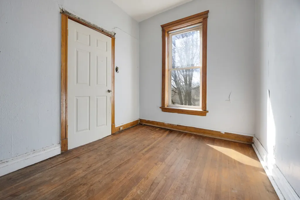 7241 South Yale Avenue Chicago IL 60621