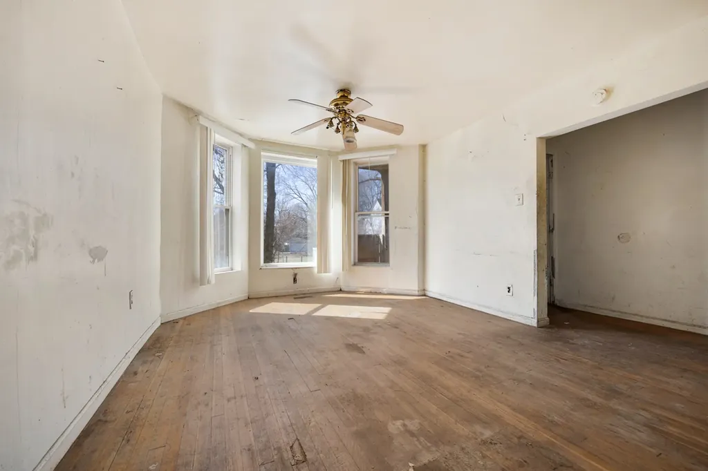 7241 South Yale Avenue Chicago IL 60621