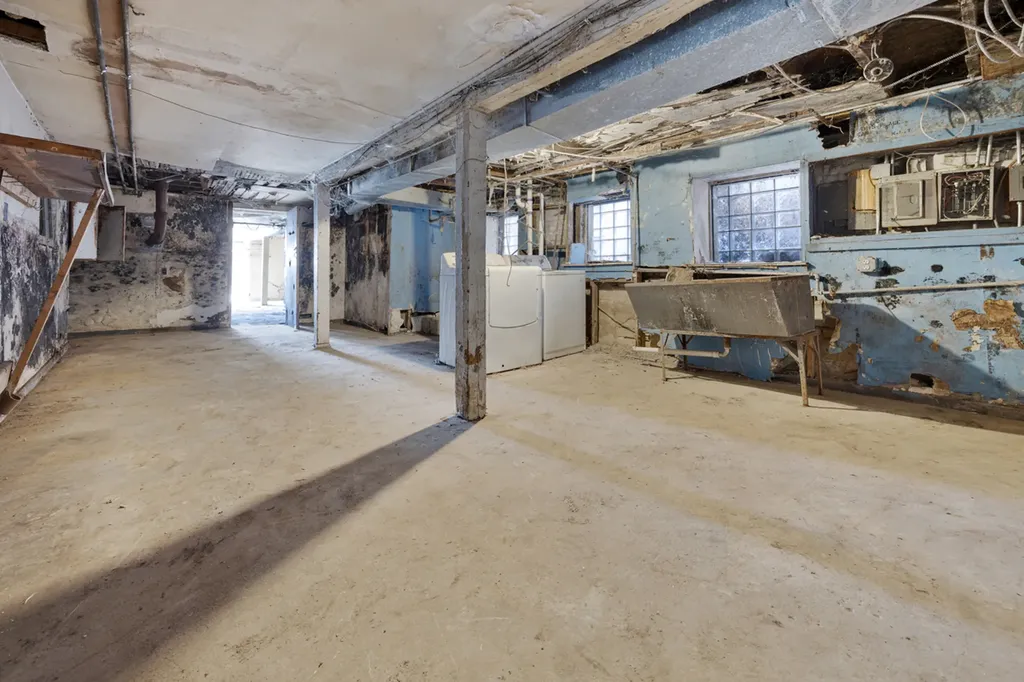 7241 South Yale Avenue Chicago IL 60621