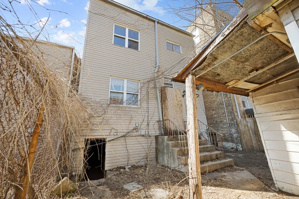7241 South Yale Avenue Chicago IL 60621