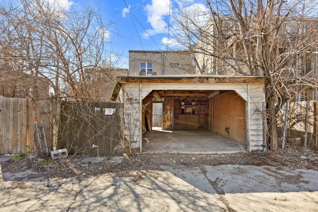 7241 South Yale Avenue Chicago IL 60621