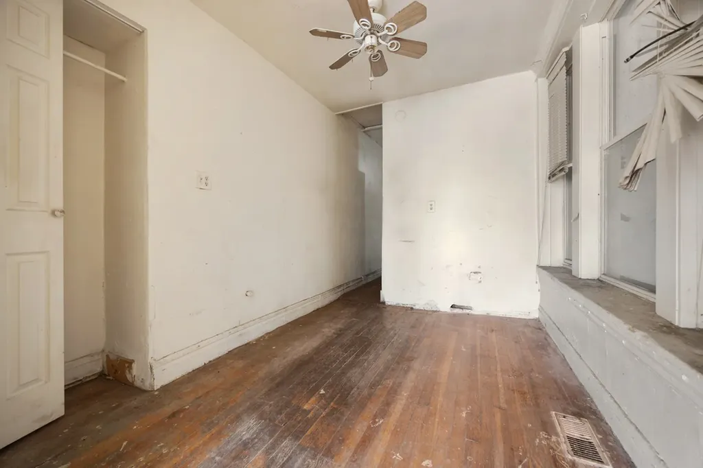 7241 South Yale Avenue Chicago IL 60621