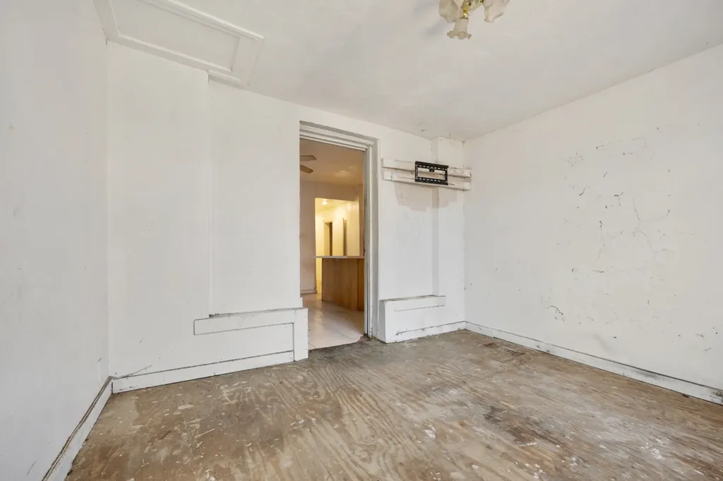 7241 South Yale Avenue Chicago IL 60621