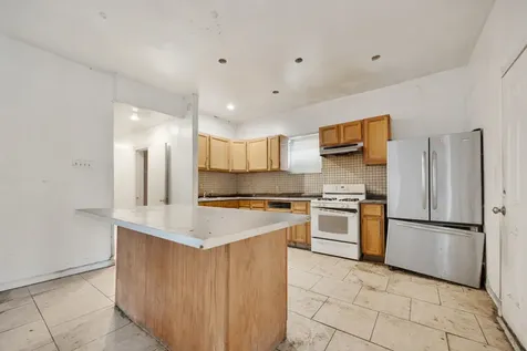 7241 South Yale Avenue Chicago IL 60621