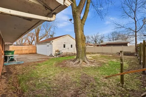 2212 West Capri Avenue Joliet IL 60436
