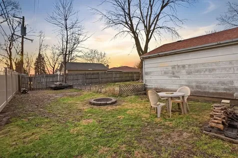 2212 West Capri Avenue Joliet IL 60436