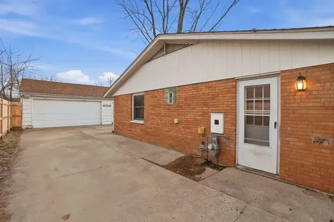 2212 West Capri Avenue Joliet IL 60436