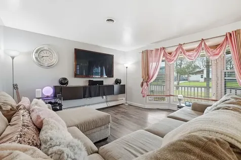 2212 West Capri Avenue Joliet IL 60436