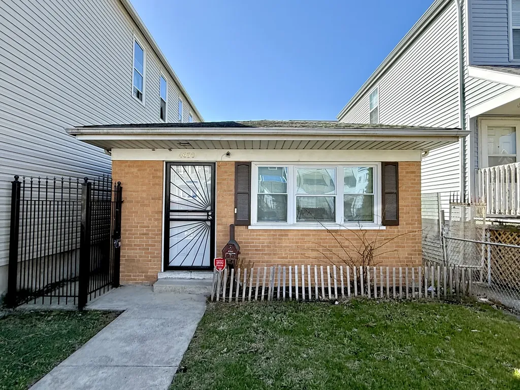 4630 South Honore Street Chicago IL 60609