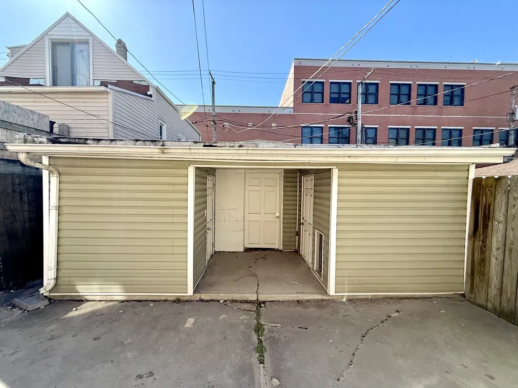 4630 South Honore Street Chicago IL 60609