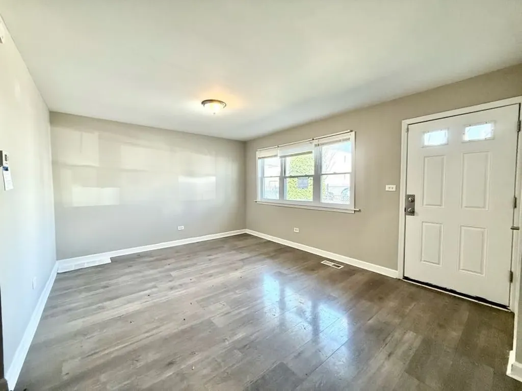 4630 South Honore Street Chicago IL 60609