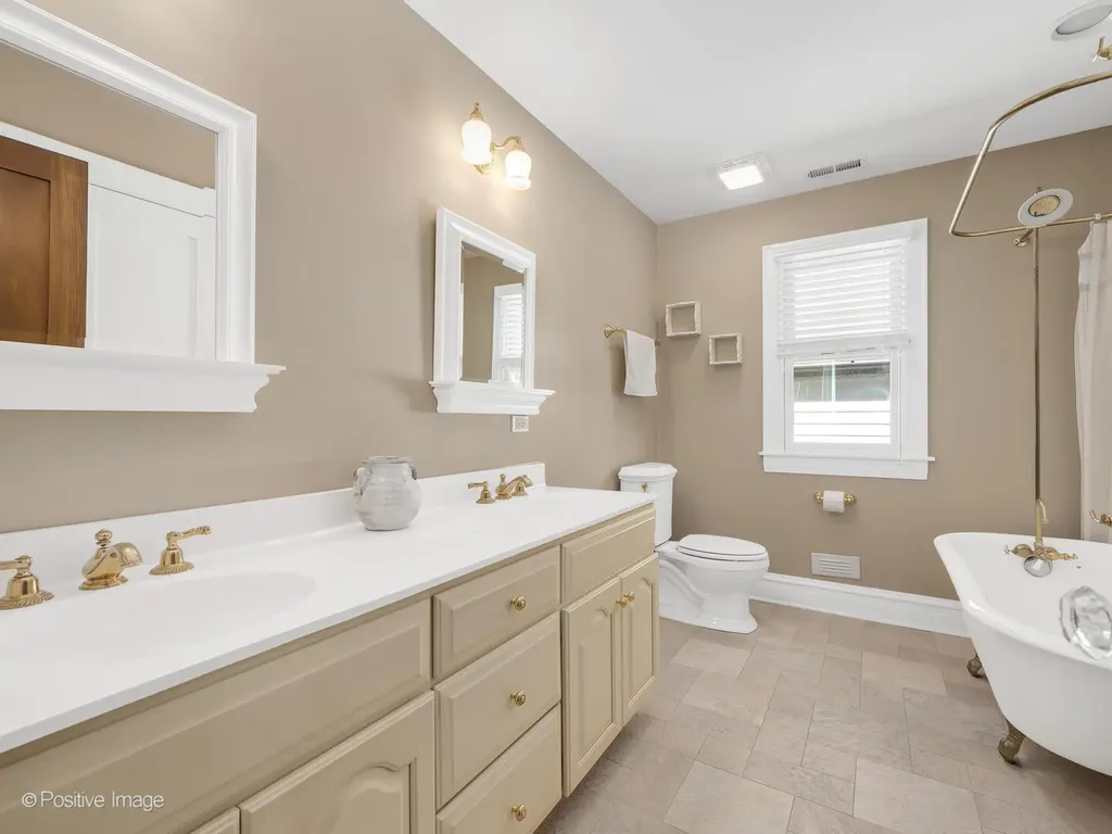 652 South Fairview Avenue Elmhurst IL 60126