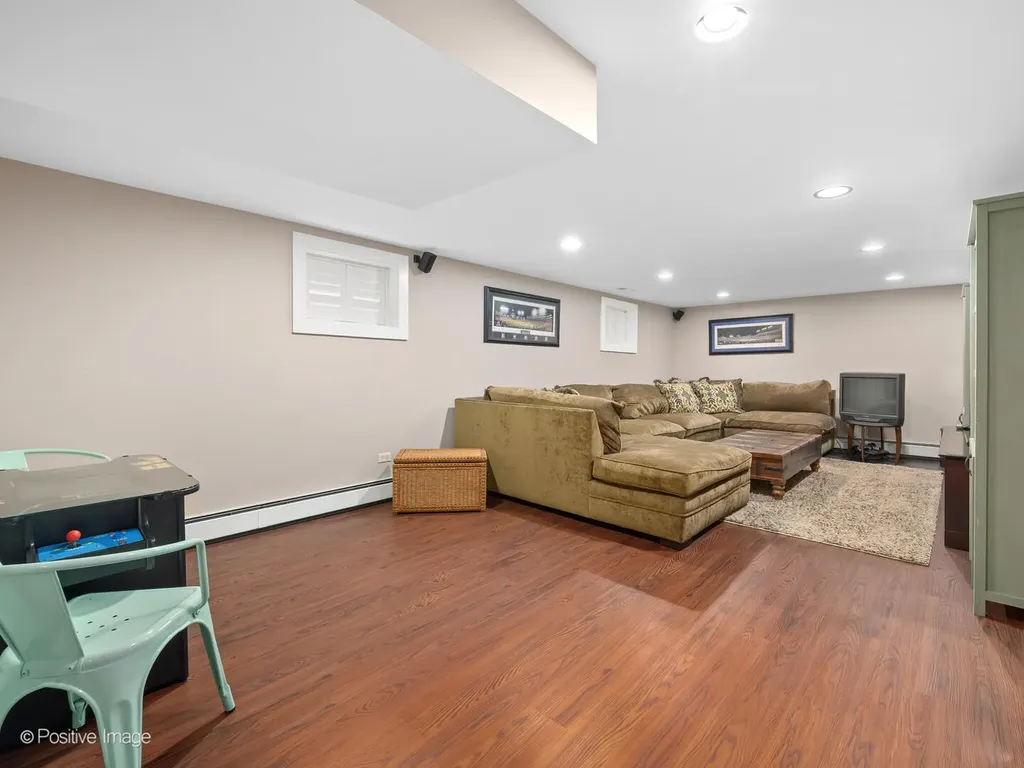 652 South Fairview Avenue Elmhurst IL 60126