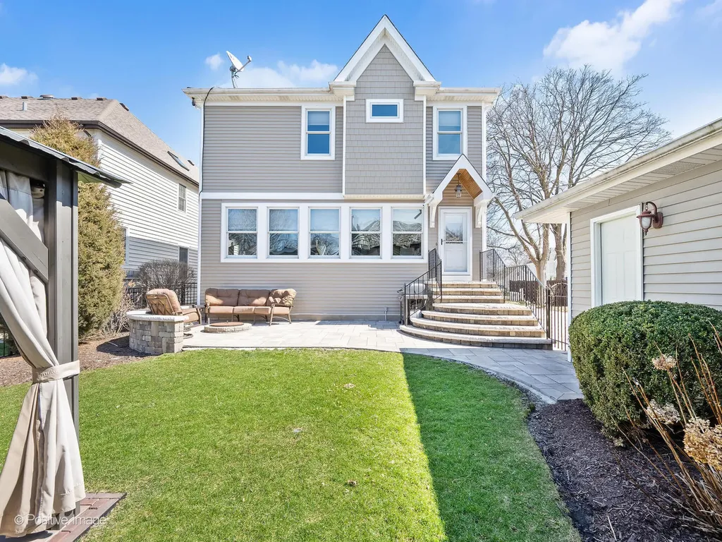 652 South Fairview Avenue Elmhurst IL 60126