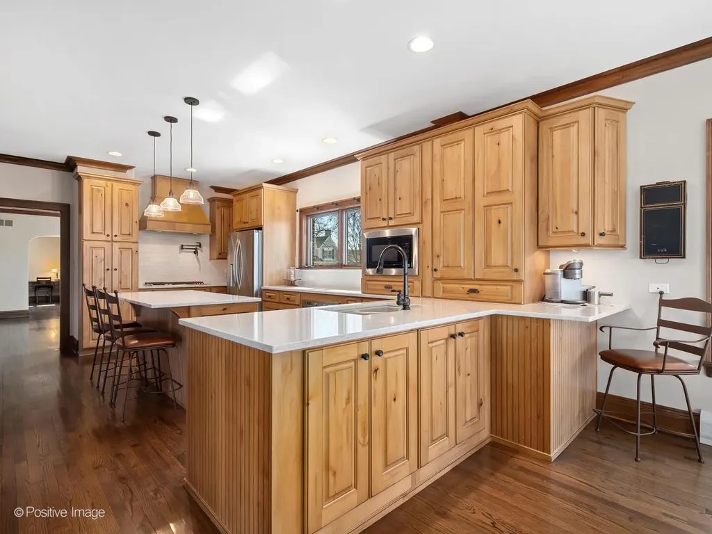 652 South Fairview Avenue Elmhurst IL 60126