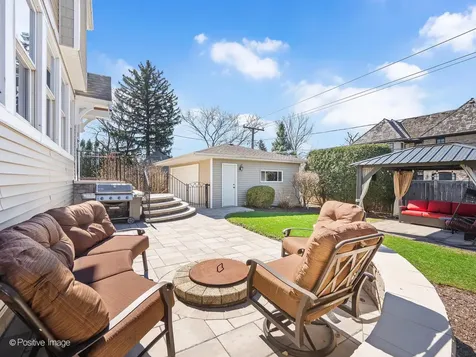 652 South Fairview Avenue Elmhurst IL 60126