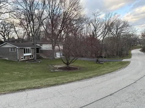 1209 Appaloosa Trail Mchenry IL 60051