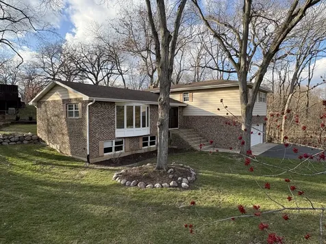 1209 Appaloosa Trail Mchenry IL 60051