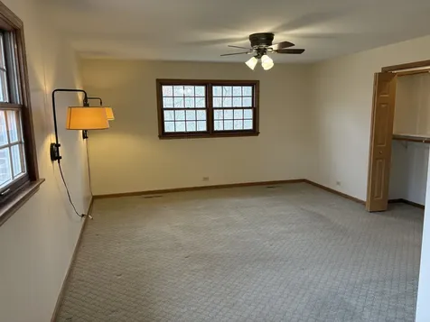 1209 Appaloosa Trail Mchenry IL 60051