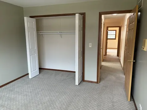 1209 Appaloosa Trail Mchenry IL 60051