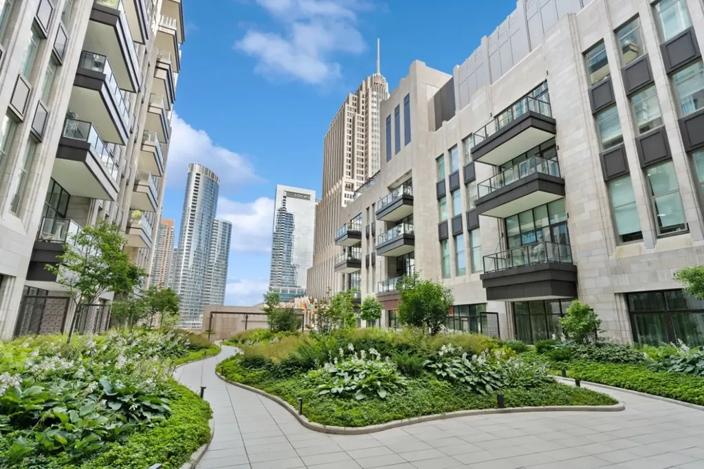435 North Michigan Avenue Chicago IL 60611